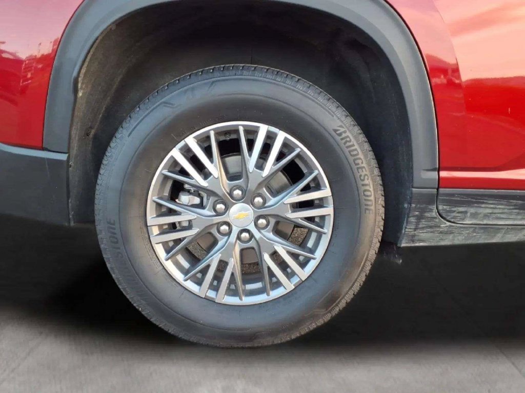 Used 2026 Chevrolet Traverse LT FWD image 20