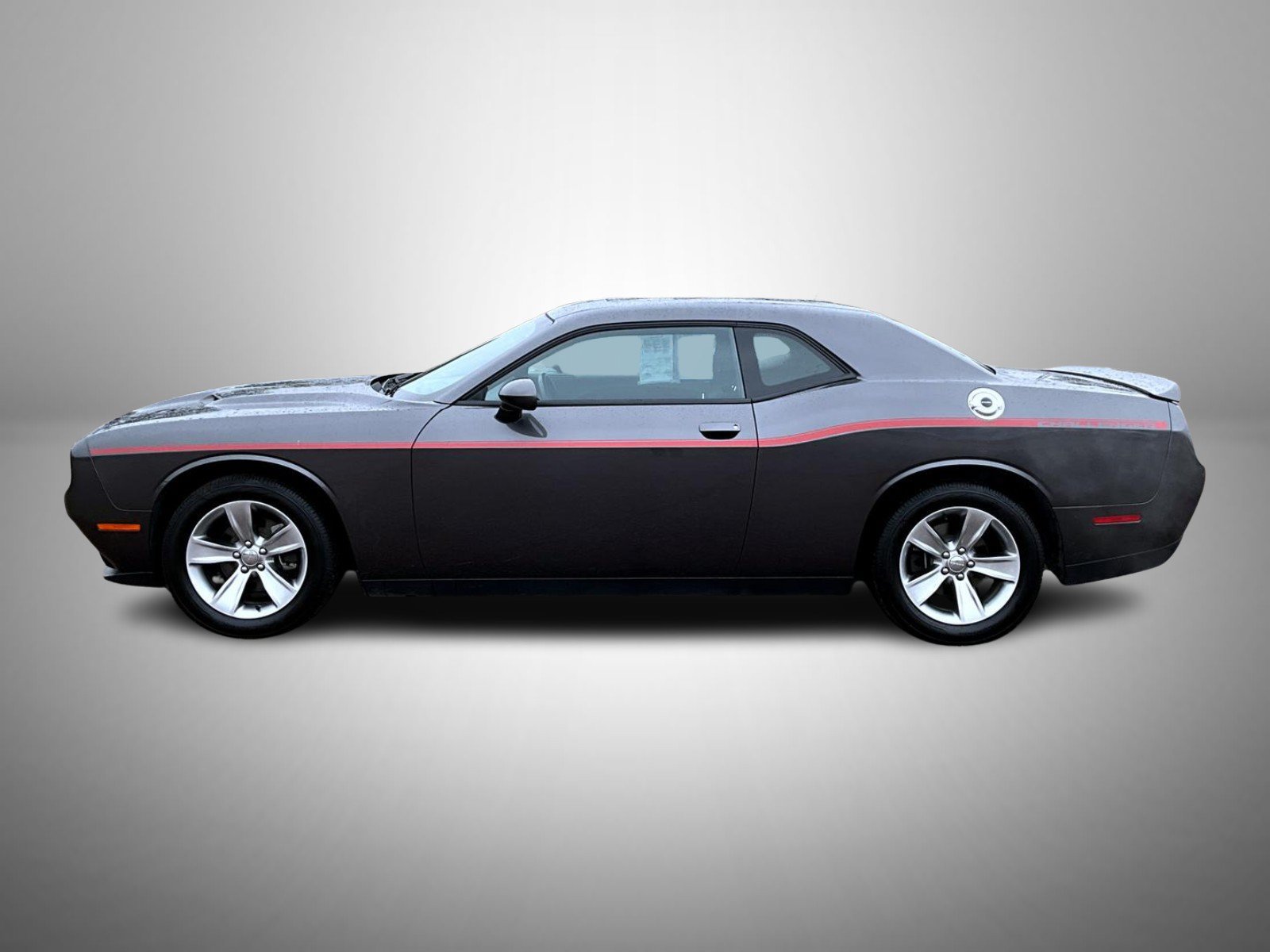 Used 2018 Dodge Challenger SXT RWD image 8