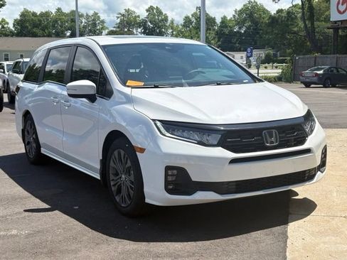 Used 2026 Honda Odyssey Touring image 7