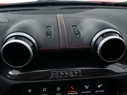 Used 2019 Ferrari Portofino RWD image 44
