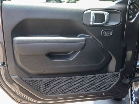 Used 2026 Jeep Wrangler Sport AWD/4WD image 19