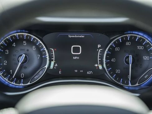 New 2027 Chrysler Pacifica Select w/ Family Tech Group FWD image 51