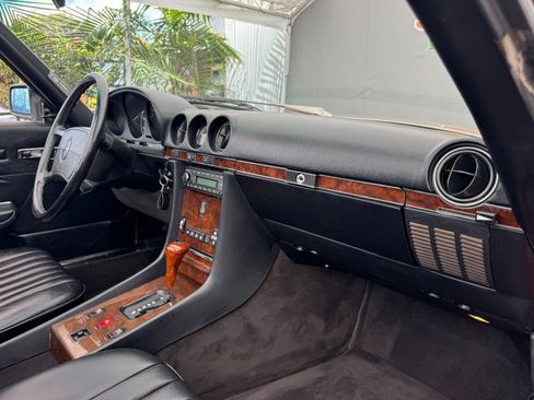 Used 1987 Mercedes-Benz 560 SL image 26