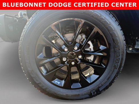 Used 2023 Jeep Gladiator Overland AWD/4WD image 9