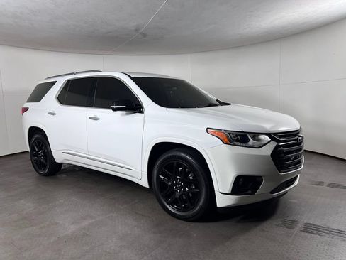 Used 2020 Chevrolet Traverse Premier w/ LPO, Blackout Package AWD/4WD image 9