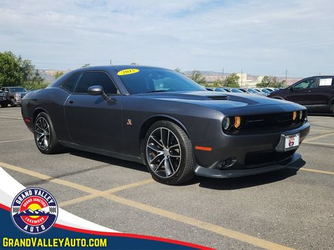 Used 2015 Dodge Challenger R/T Scat Pack w/ Scat Pack Stripe Group RWD image 1