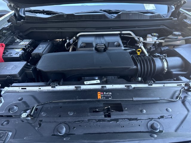 Used 2025 Chevrolet Colorado W/T RWD image 23