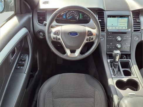 Used 2018 Ford Taurus SEL w/ Equipment Group 201A FWD image 12