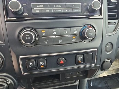 Used 2023 Nissan Titan SV AWD/4WD image 17