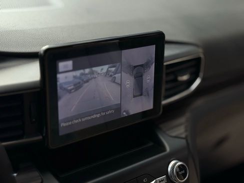 Used 2020 Ford Explorer Limited image 25