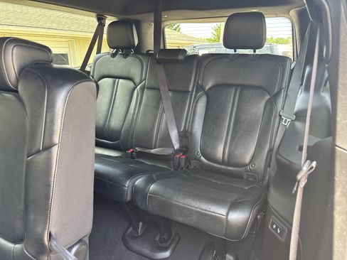 Used 2024 Jeep Wagoneer L Series II w/ Flexible Seating Group AWD/4WD image 18