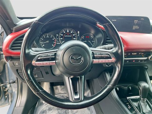 Used 2022 MAZDA MAZDA3 s image 11