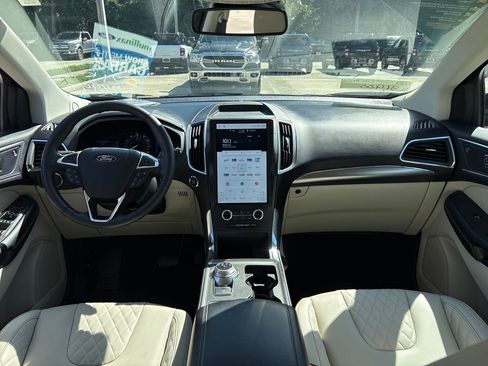 Certified 2024 Ford Edge Titanium image 6