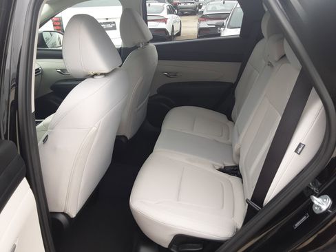 Used 2025 Hyundai Tucson SEL FWD image 12