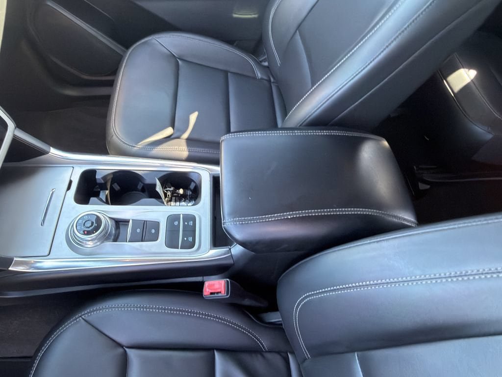 Used 2022 Ford Explorer XLT w/ Equipment Group 202A RWD image 25