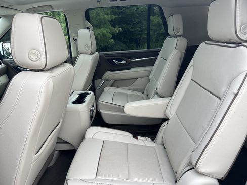 Used 2023 GMC Yukon Denali RWD image 28