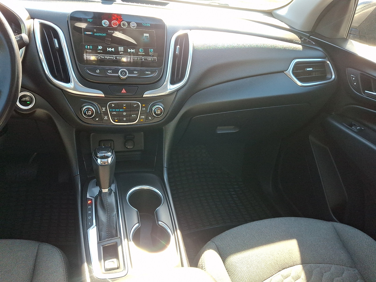 Used 2018 Chevrolet Equinox LT w/ Sun & Infotainment Package AWD/4WD image 16