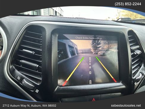 Used 2016 Jeep Cherokee Trailhawk w/ Leather Interior Group image 31