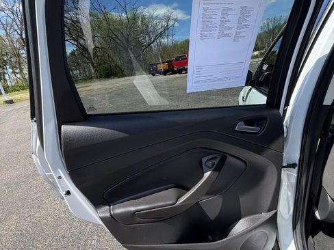Used 2017 Ford Escape SE AWD/4WD image 13