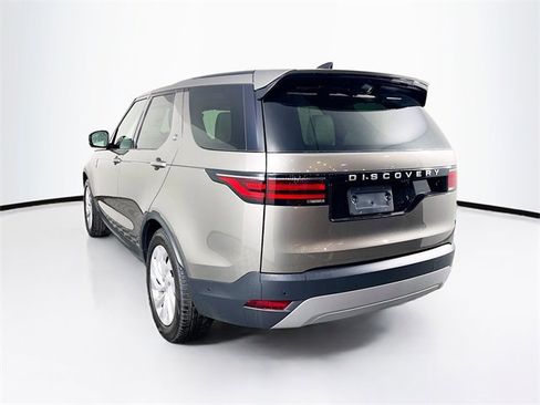 Used 2024 Land Rover Discovery S image 7