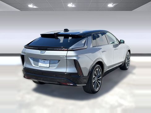 New 2026 Cadillac Lyriq Sport w/ LPO, Floor Liner Package RWD image 9