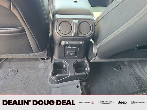 Used 2020 Jeep Gladiator Overland AWD/4WD image 26