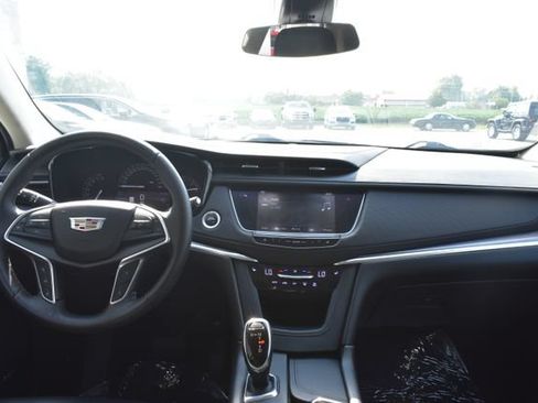 Used 2017 Cadillac XT5 Luxury w/ Driver Awareness Package FWD image 37
