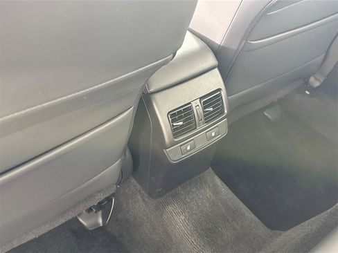 Used 2015 Subaru Legacy 2.5i Limited image 23