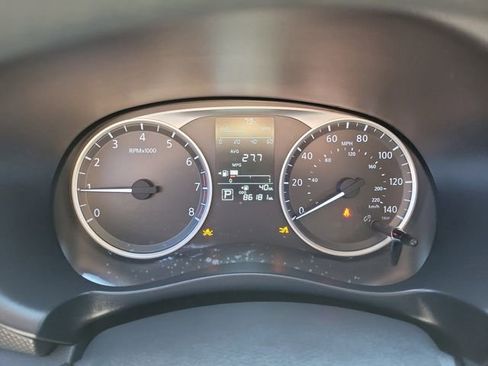 Used 2020 Nissan Kicks S image 24