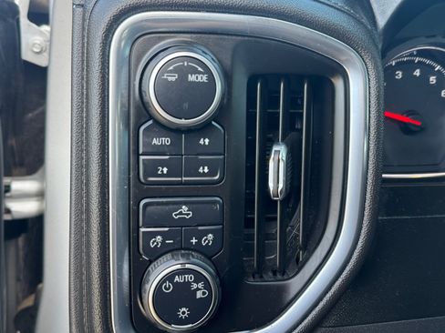 Used 2022 Chevrolet Silverado 1500 LT w/ Z71 Off-Road Package image 31