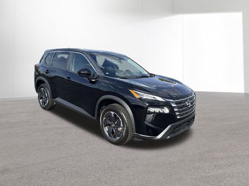 Used 2024 Nissan Rogue SV AWD/4WD image 2