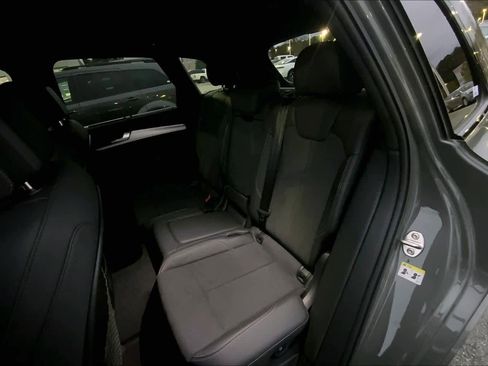 Used 2024 Audi Q5 e Prestige w/ Prestige Package image 20