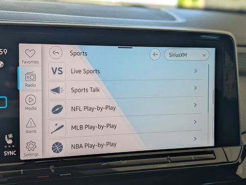 Used 2025 Volkswagen Atlas Cross Sport SEL image 30