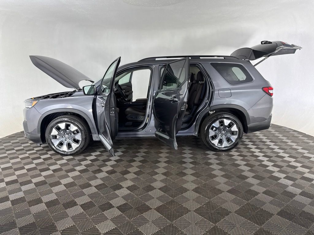 Certified 2026 Honda Pilot Touring image 10