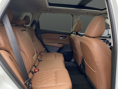 Used 2024 Nissan Rogue Platinum w/ Platinum Premium Package image 34