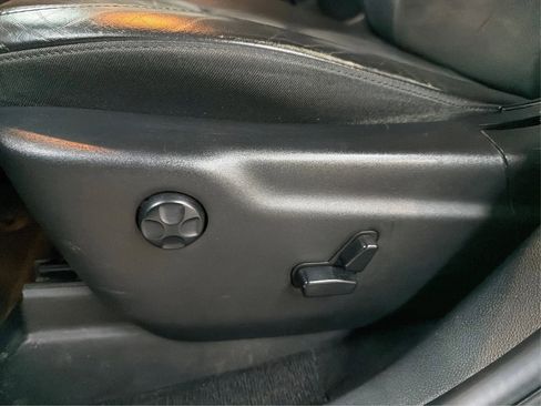 Used 2018 Dodge Durango GT image 39