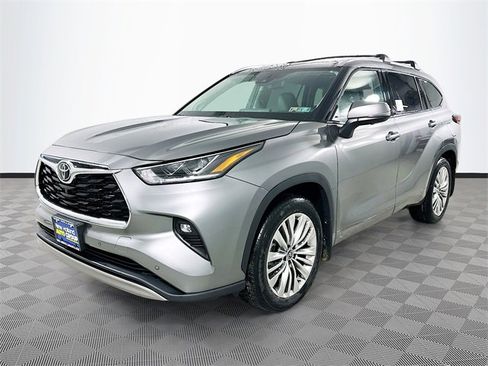 New 2026 Toyota Highlander Platinum image 23