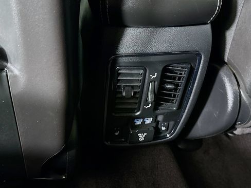 Used 2017 Jeep Grand Cherokee Limited AWD/4WD image 29
