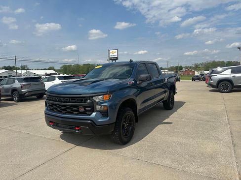 Used 2024 Chevrolet Silverado 1500 Custom Trail Boss AWD/4WD image 3