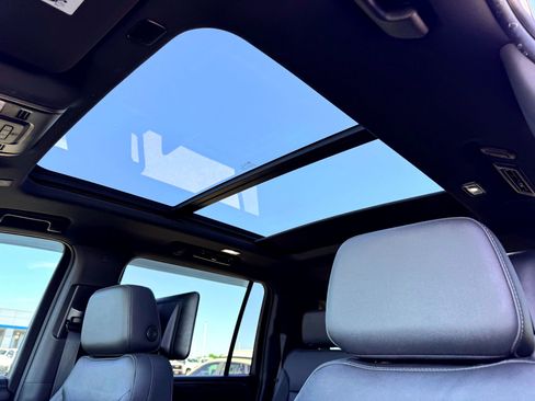 Used 2022 Chevrolet Suburban Z71 w/ Z71 Off-Road Package image 14