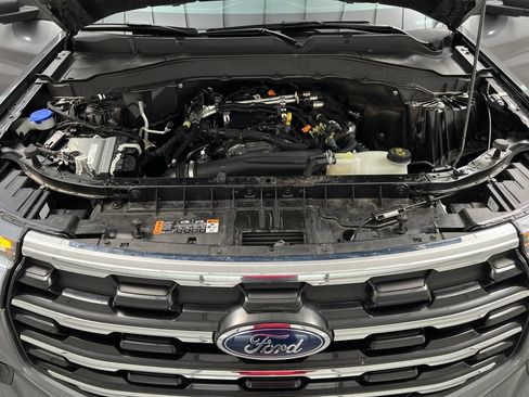 Used 2025 Ford Explorer Active AWD/4WD image 75