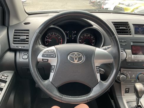 Used 2012 Toyota Highlander SE w/ Tow Pkg AWD/4WD image 14