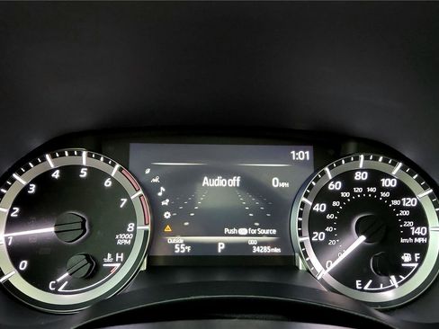 Used 2023 Toyota Highlander XLE image 21