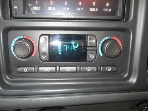 Used 2007 Chevrolet Silverado 1500 LT w/ Onstar Plus Package image 10