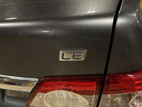 Used 2011 Toyota Corolla LE image 24