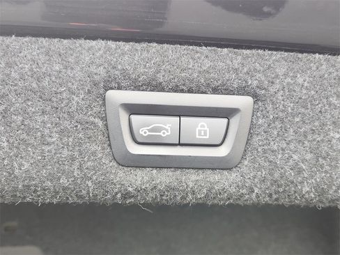 Used 2020 BMW M550i xDrive w/ Executive Package image 14