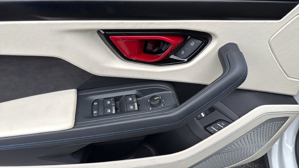 Used 2024 Lamborghini Urus S AWD/4WD image 18