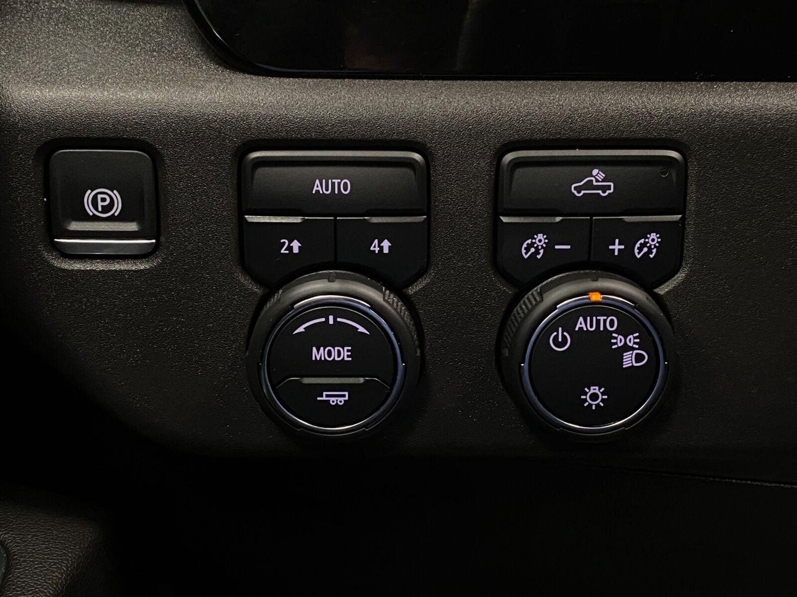 Used 2024 Chevrolet Silverado 1500 LT AWD/4WD image 15