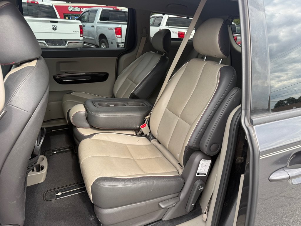 Used 2016 Kia Sedona SX FWD image 11