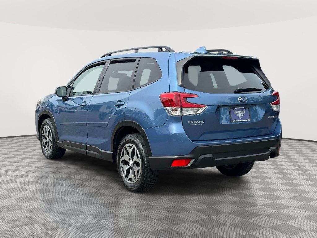 Used 2023 Subaru Forester Premium AWD/4WD image 6